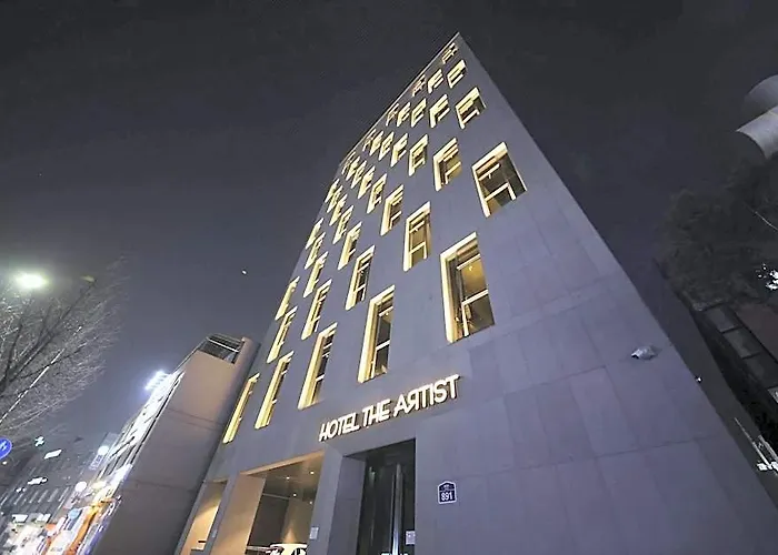 The Artist Yeonsinnae Hotel 2*