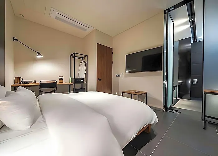 Hotel The Artist Yeonsinnae Seoel