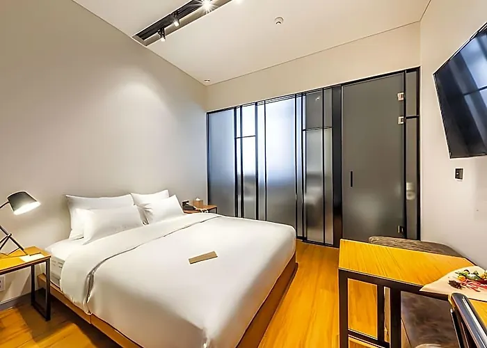 Hotel The Artist Yeonsinnae 2*
