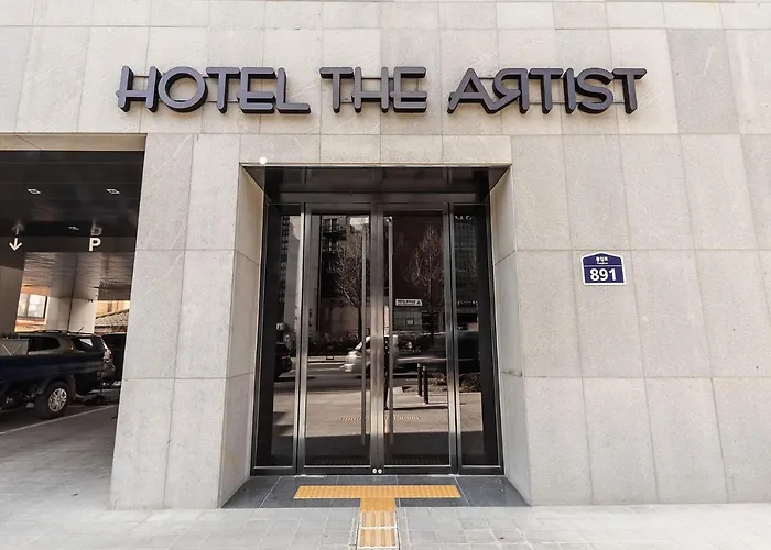 The Artist Yeonsinnae Hotel