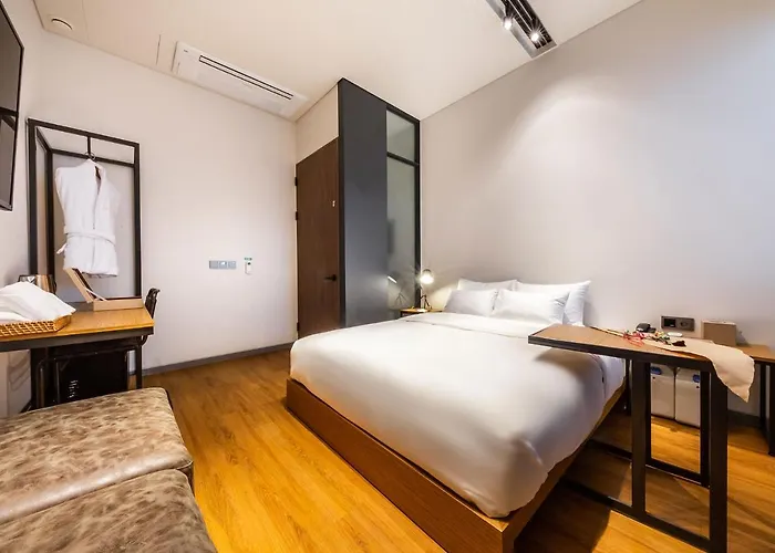 The Artist Yeonsinnae Hotel