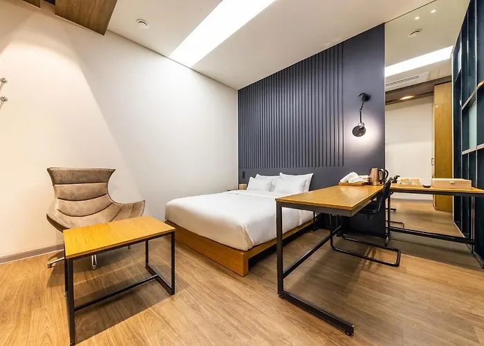 The Artist Yeonsinnae Hotel