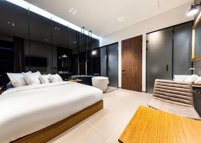 The Artist Yeonsinnae Hotel