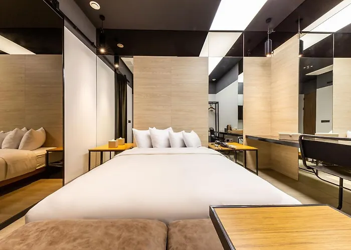 The Artist Yeonsinnae Hotel 2*
